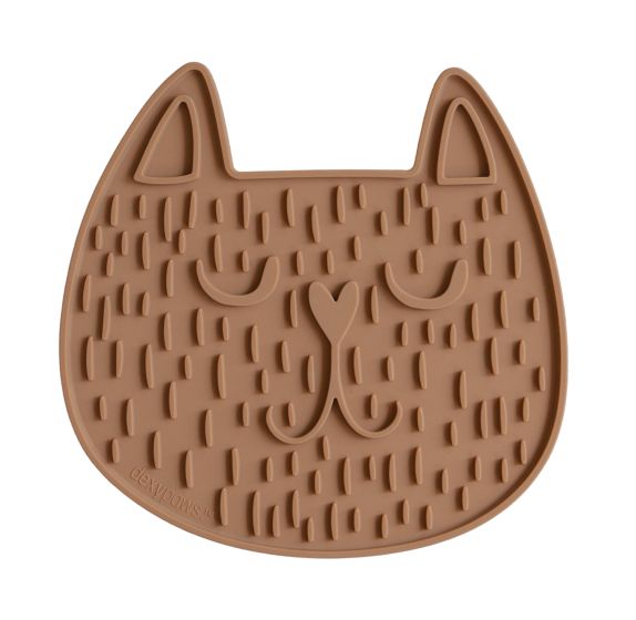 dexypaws lick matt cat head .